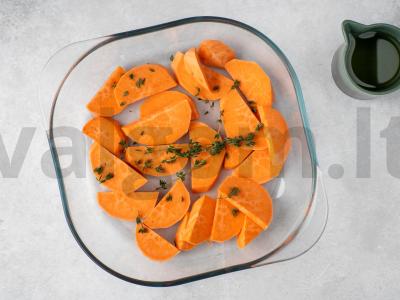 Perpelė su juodųjų serbentų padažu ir batatu Žingsnis 2