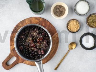 Perpelė su juodųjų serbentų padažu ir batatu Žingsnis 4