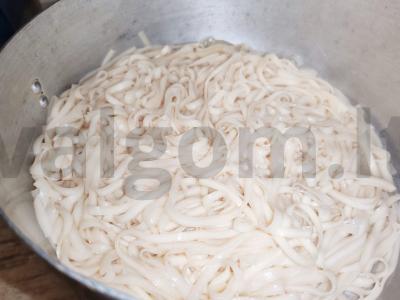 Udon su daržovėmis ir jautienos troškiniu Žingsnis 4