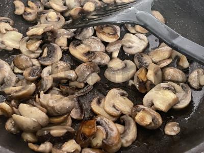 Pyragėliai su keptais grybais ir bulvėmis Žingsnis 5