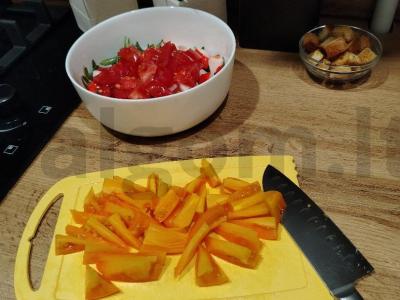 Salotas „Stolichny“ su rukola Žingsnis 2