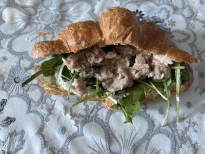 Kriokantis kruasanas su sotia įdaru ir grietinės padažu Žingsnis 6