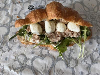 Kriokantis kruasanas su sotia įdaru ir grietinės padažu Žingsnis 8