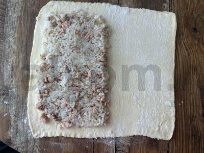 Sluoksniuoto tešlos pyragas su lašiša ir ryžiais Žingsnis 5