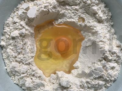 Koldūnai su šaldytomis vyšniomis Žingsnis 1