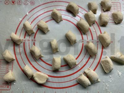 Koldūnai su šaldytomis vyšniomis Žingsnis 6