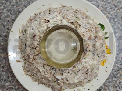 Rytinis salotas su žuvies konservais ir bulvėmis Žingsnis 11