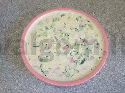 Okroška su rūkytomis dešromis ant duonos kvaso pagrindine nuotrauka