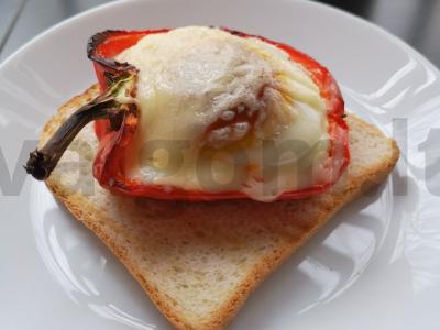 Paprika su kiaušiniu pagrindine nuotrauka