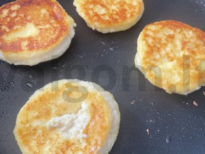 Sūrio pyragėliai „Varškės“ Žingsnis 3