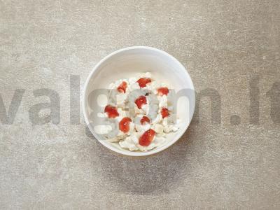 Grūdėtas varškė su bananais, obuoliu ir džemu Žingsnis 4