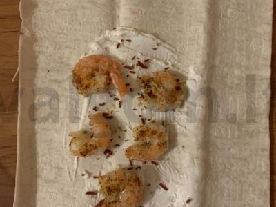 Krevetėmis užpildytas ritinys Žingsnis 2