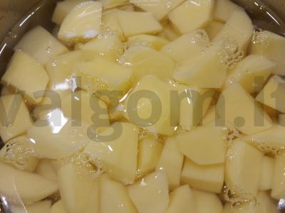 Bulvės su troškiniu Žingsnis 1