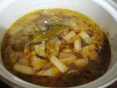 Baltųjų grybų sriuba pagrindine nuotrauka