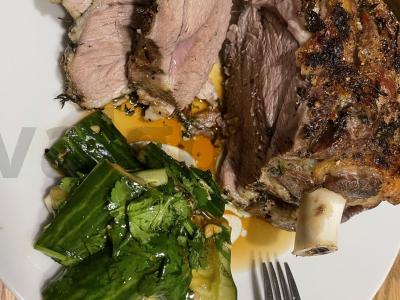 Avinžirnių pečių su sutrintais agurkais pagrindine nuotrauka