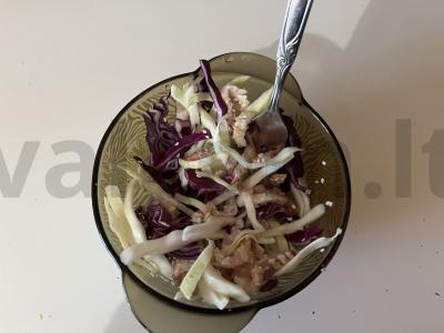 Kopūstų salotas su bekonu ir baltu sezamu Žingsnis 3