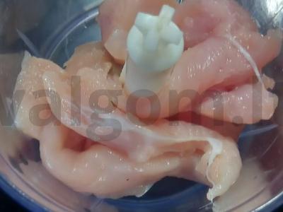 Vištienos kotletai su pievagrybiais Žingsnis 2