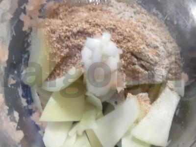 Vištienos kotletai su pievagrybiais Žingsnis 4