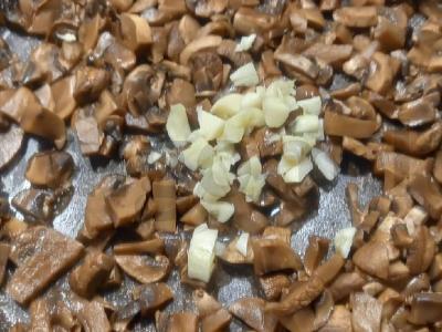 Vištienos kotletai su pievagrybiais Žingsnis 6