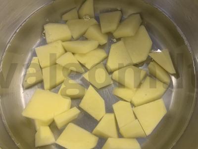 Kukurūzų ir bulvių sriuba Žingsnis 1