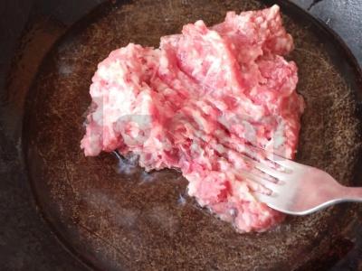 Krepšeliai su faršu ir sūriu šventiniam stalui Žingsnis 1