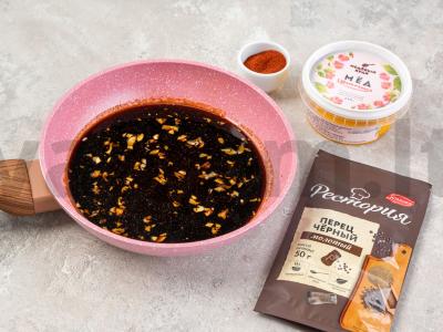 Žuvis sojų padaže su medumi ir sezamu Žingsnis 1