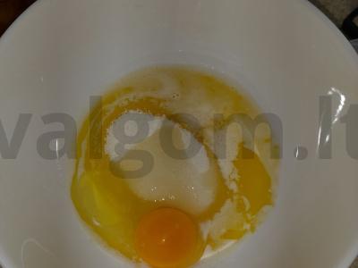 Kefyro slyvų pyragas Žingsnis 2