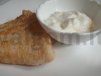 Blynai su agurkų marinuote pagrindine nuotrauka