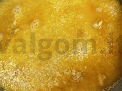 Plovas su vištiena ir ciberžole Žingsnis 5