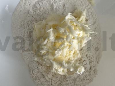 Smėlinis pyragas su abrikosais Žingsnis 2