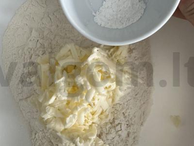 Smėlinis pyragas su abrikosais Žingsnis 3