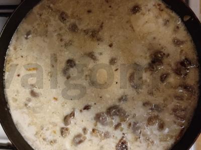 Makaronai su vištienos skrandžiais grietinėje Žingsnis 4