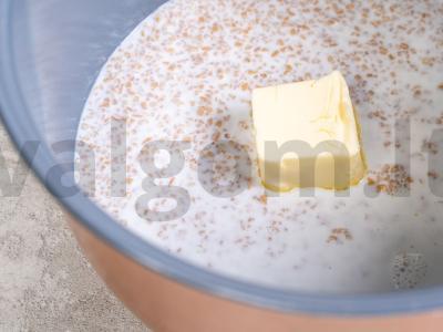 Kviečių košė piene lėtoje viryklėje Žingsnis 2