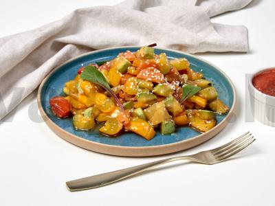 Daržovių troškinys su tirpintu sviestu pagrindine nuotrauka