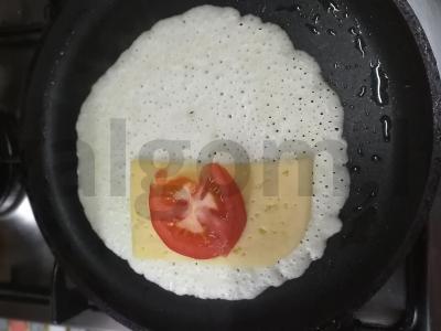 Skanus ryžių blynas su sūriu ir pomidoru Žingsnis 5