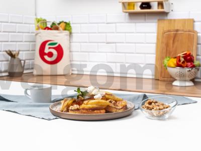 Karamelizuoti kriaušės ant tostų su sūriu pagrindine nuotrauka