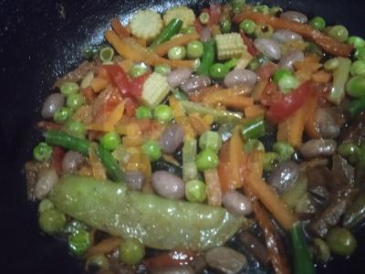 Kiaulienos kotletai su Karibų daržovių mišiniu Žingsnis 1