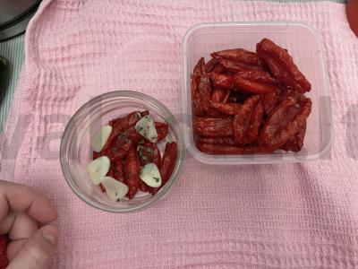 Džiovinti pomidorai su česnaku ir itališkais prieskoniais Žingsnis 4