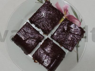 Švelnus šokoladinis migdolų torretas pagrindine nuotrauka