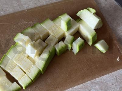 Makaronai su cukinijomis ir bekonu Žingsnis 1