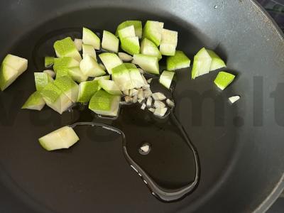 Makaronai su cukinijomis ir bekonu Žingsnis 2