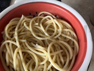 Makaronai su cukinijomis ir bekonu Žingsnis 5