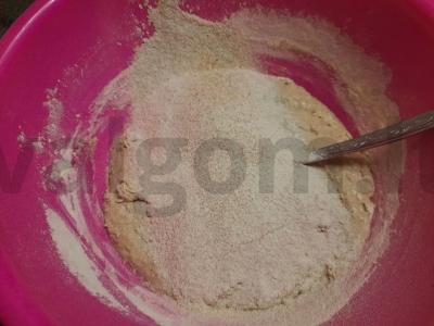 Ruginė-kvietinė duona ant rauginto tešlos Žingsnis 10