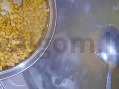 Žirnių sriuba su kiaulienos kaulu Žingsnis 3