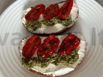 Sumuštiniai su džiovintais pomidorais ir pesto padažu Žingsnis 3