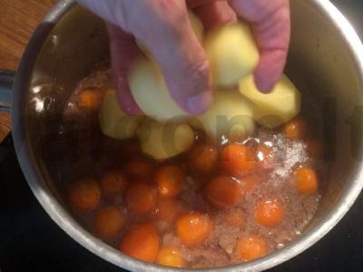 Troškinta bulvė su daržovėmis ir jautiena Žingsnis 6