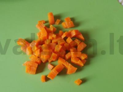 Karpių salotos su virtomis morkomis ir kiaušiniu Žingsnis 2