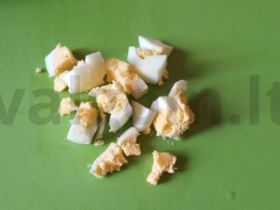 Karpių salotos su virtomis morkomis ir kiaušiniu Žingsnis 3