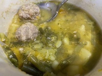 Vaikų troškinys su kotletais Žingsnis 4