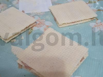 Patingėti čeburekai ant vaflių lakštų Žingsnis 2